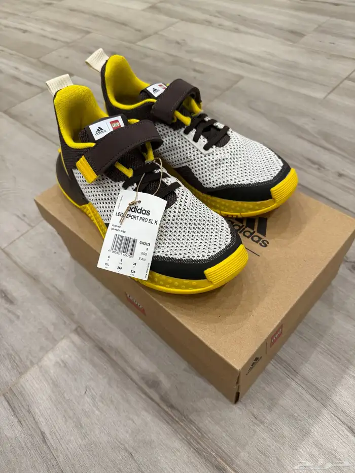 جزم اديداس اصلي مقاس38 ولادي 1