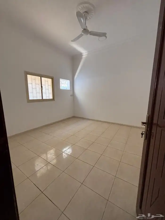 للبيع شقق تمليك مجدده حي الريان ب 350 الف 11