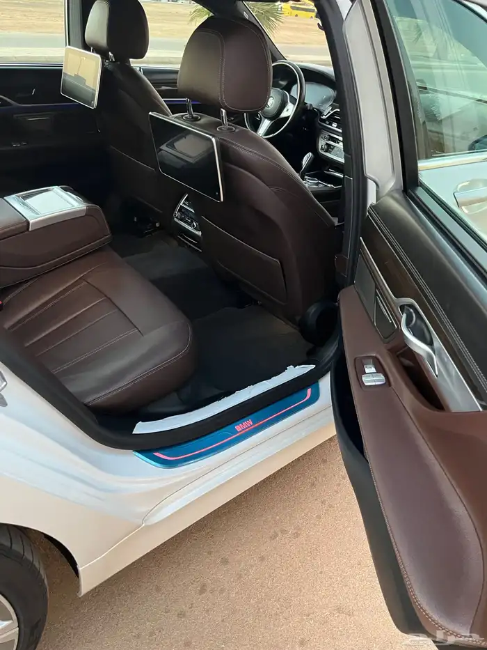 بي ام دبليو 730 2020 23