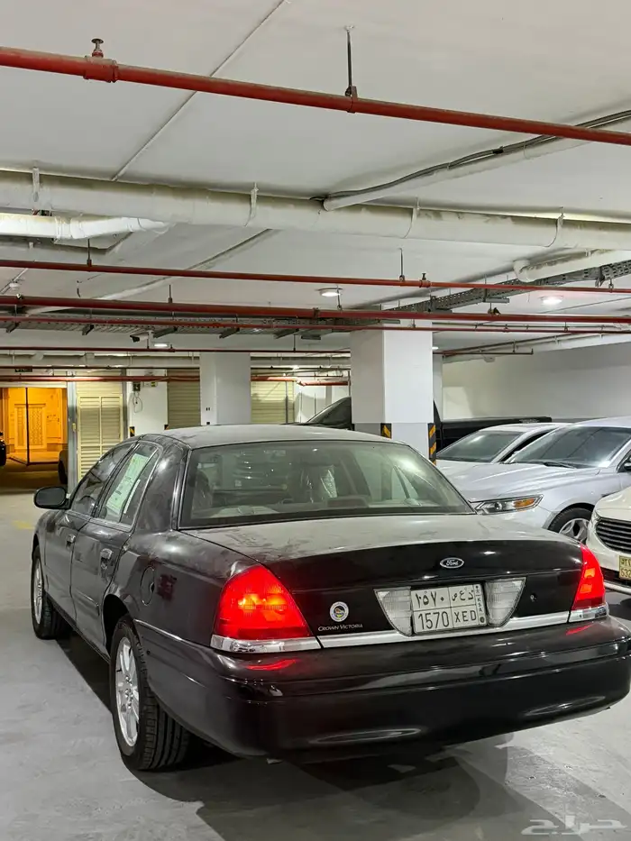 فورد كروان فكتوريا ( صنف ) 8