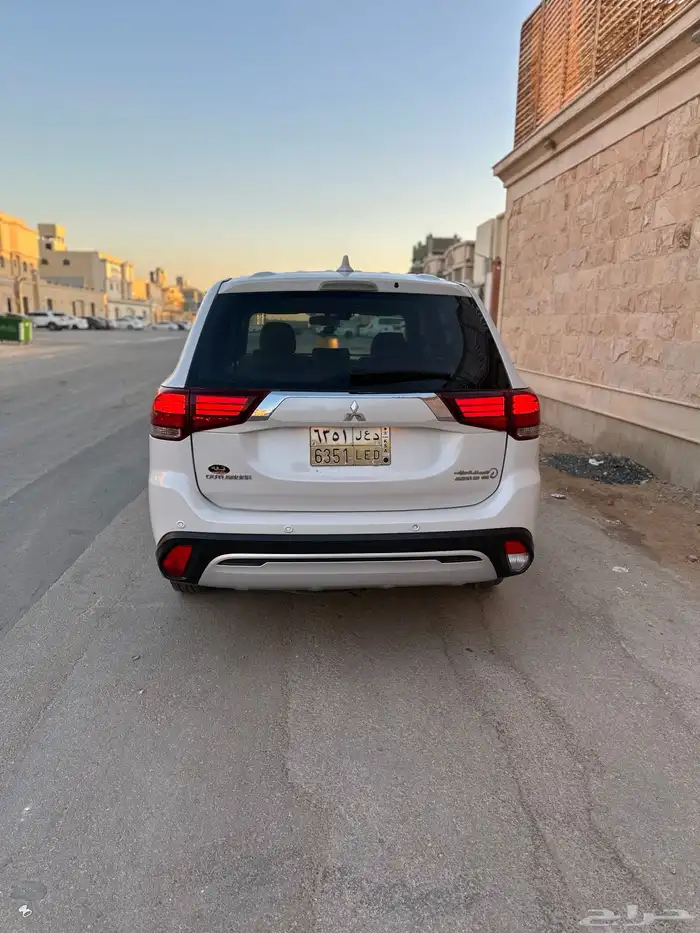 مستبيشى اوتنلاندر 2019 4