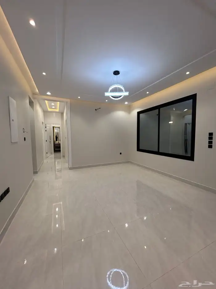 للبيع شقق علوية وأرضية تشطيب VIP أبها حي الزهورة 7