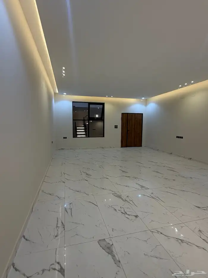 للبيع فيلا كبيره مودرن البكيريه حي الرياض 22