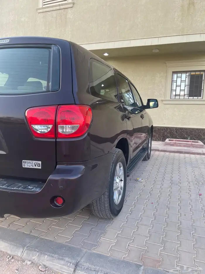 تويوتا سكويا 2010 13