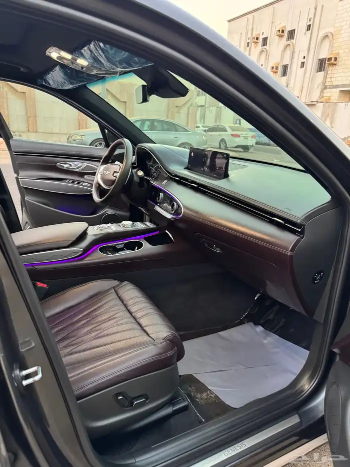 جنسس GV70 موديل 2021 11