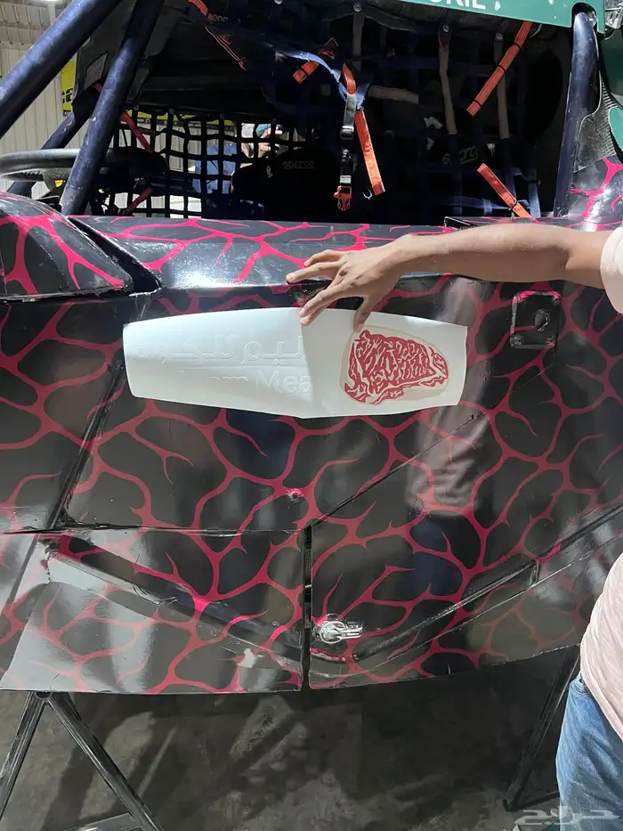 تصميم وتنفيذ كافة انواع اللوحات المضيئة والحروف البارزة 3