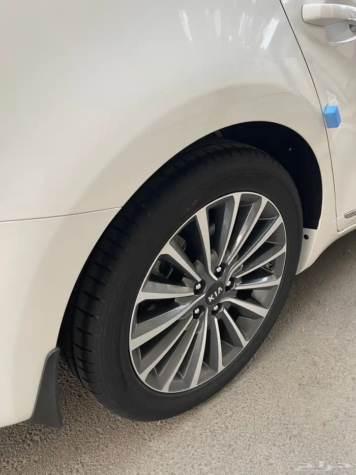 كيا كادينزا 2018 شبه الاصفار 16