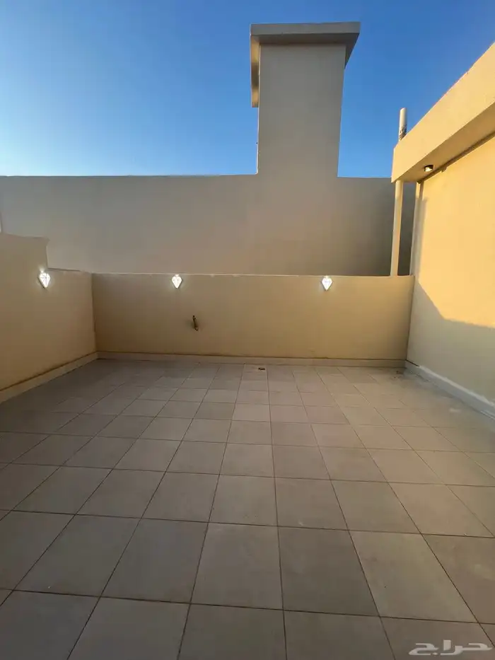 للبيع روف علوي فاخر حي الطلح وسط الخدمات 23