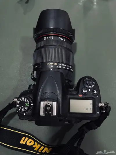 للبيع كاميرا نيكون D7000 مع عدسة سيقما 18-200 index