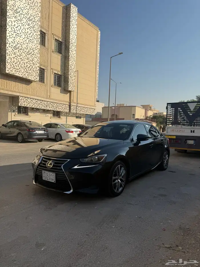 لكزس is300 2020 للبيع 1