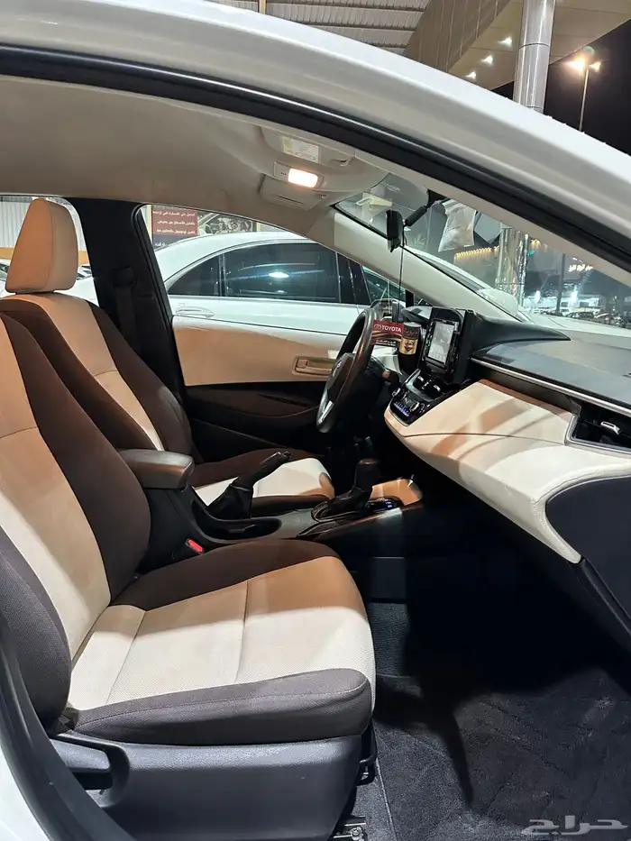 للبيع كورولا 2020 نص الفل هايبرد وكالة 19