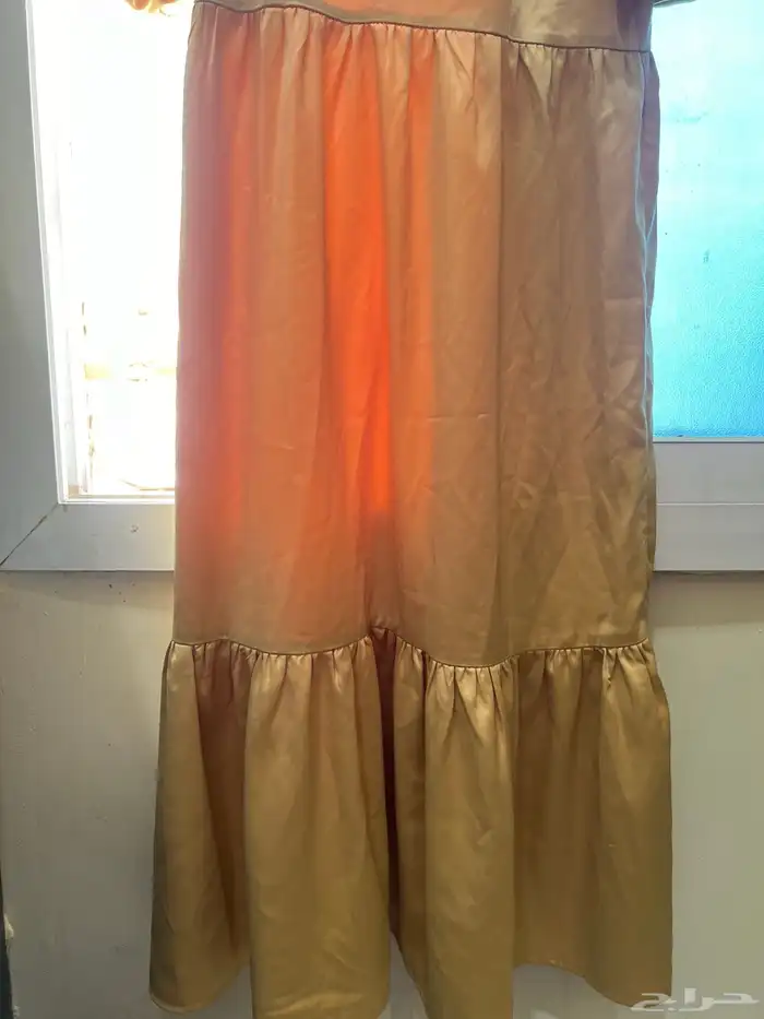 فساتين وجزم بأسعار مناسبه 40