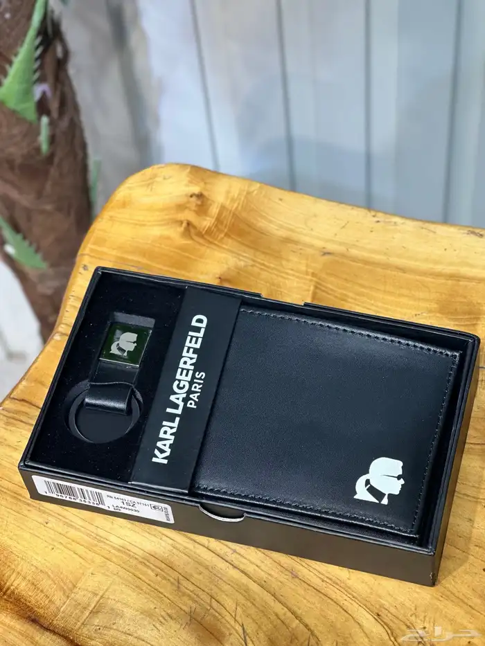 طقم رجالي كارل لاغرفيلد 0