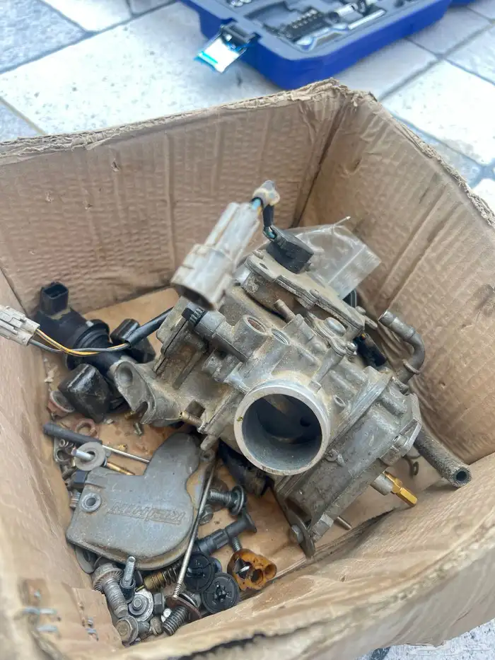 قطع غيار ياماها رابتر yfz450 وايف زد 450 تشليح 4