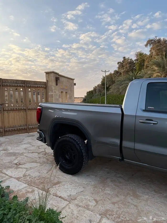 سييرا AT4 نظيف رمادي 61