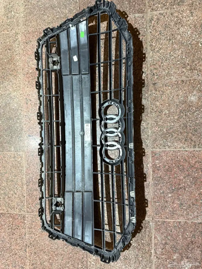 قطع اودي a6 مستخدم 2023 صدام  شبك 1