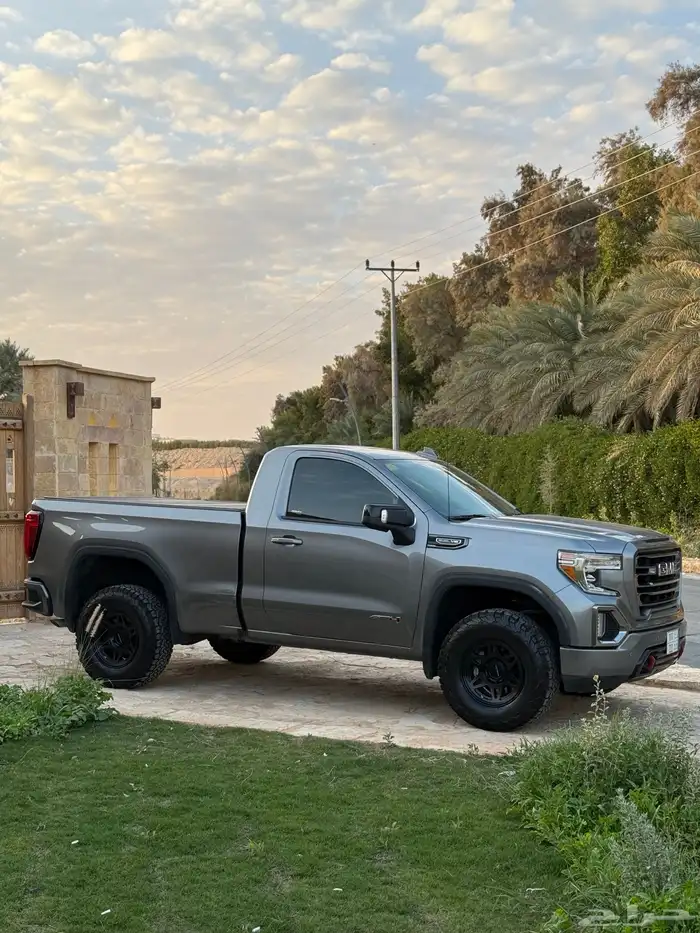 سييرا AT4 نظيف رمادي 0