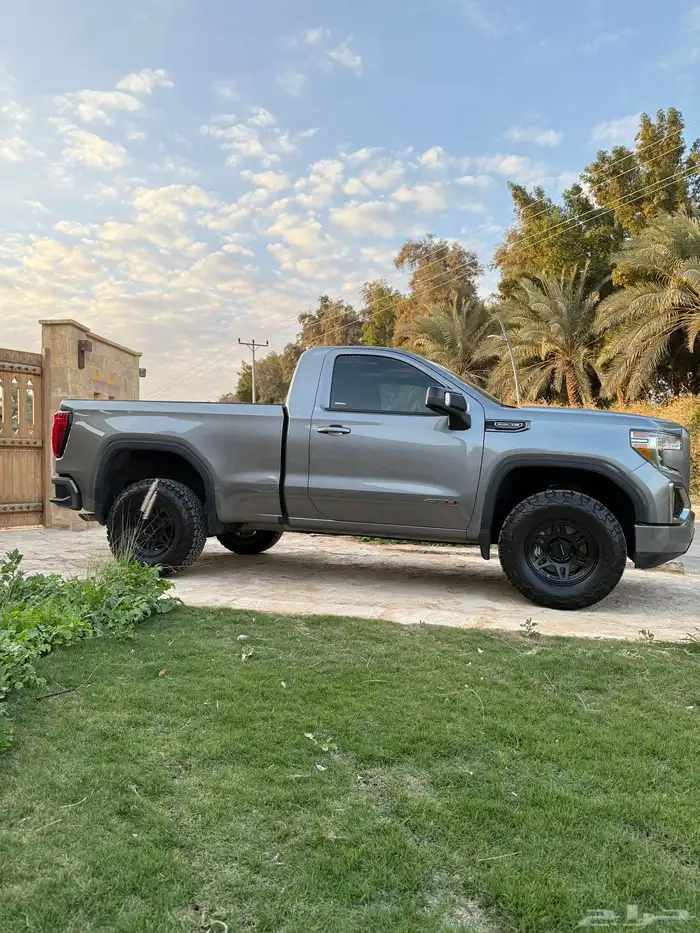 سييرا AT4 نظيف رمادي 6