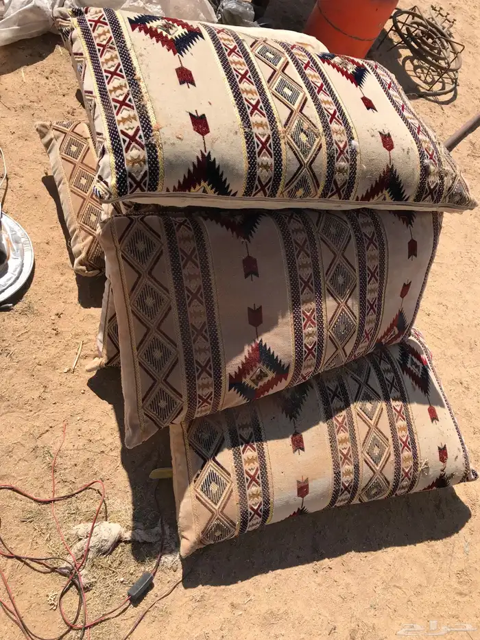 خشب عمدان مرابيع ومساند مجلس 3