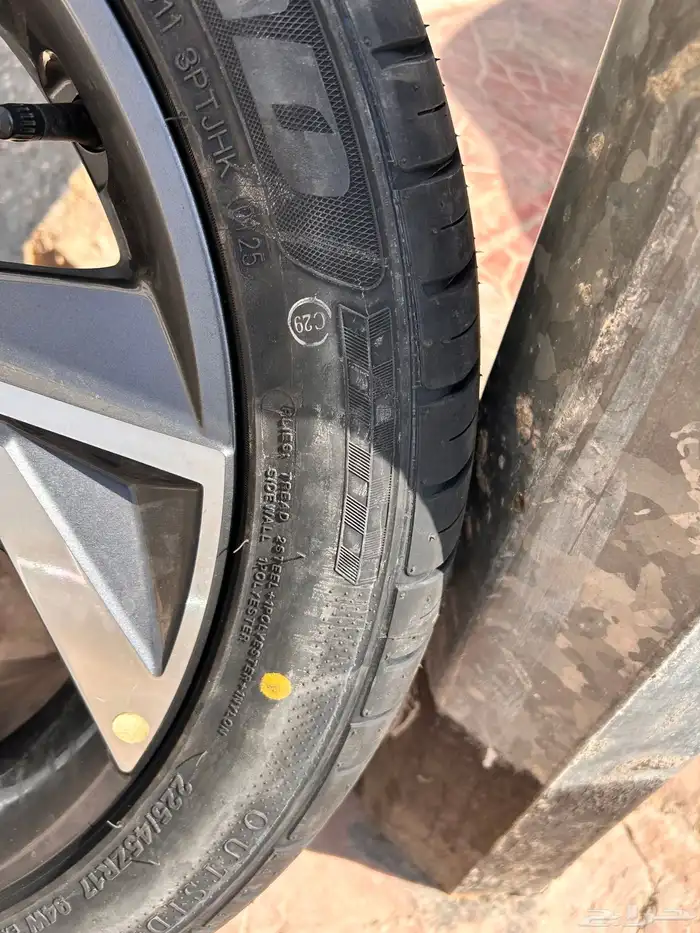 جنط النترا وكالة مع ادوات السلامه عفريتها. مفتاح عجل شنقار 3