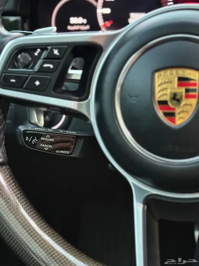 PORSCHE CAYENNE GTS 2022 37