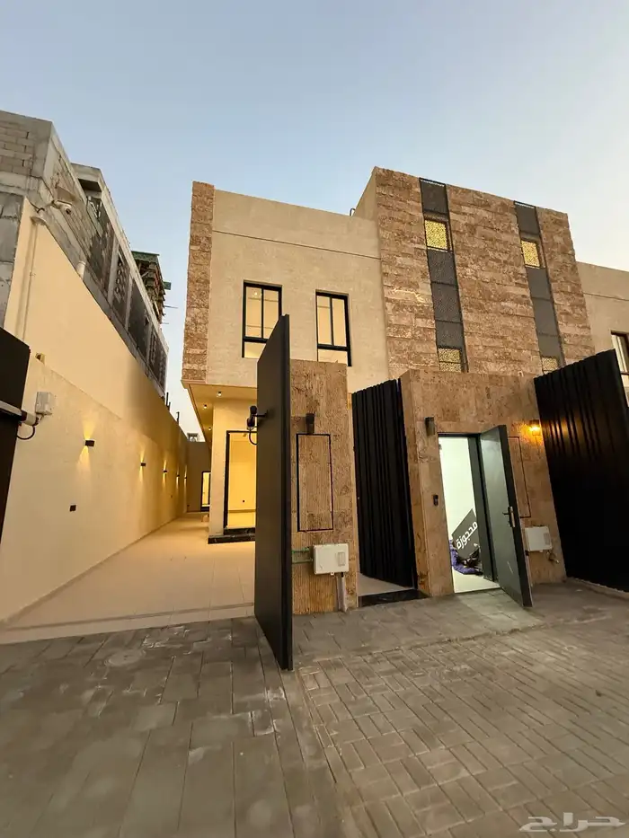 تاون هاوس ارضي للبيع بحي الصفا 0