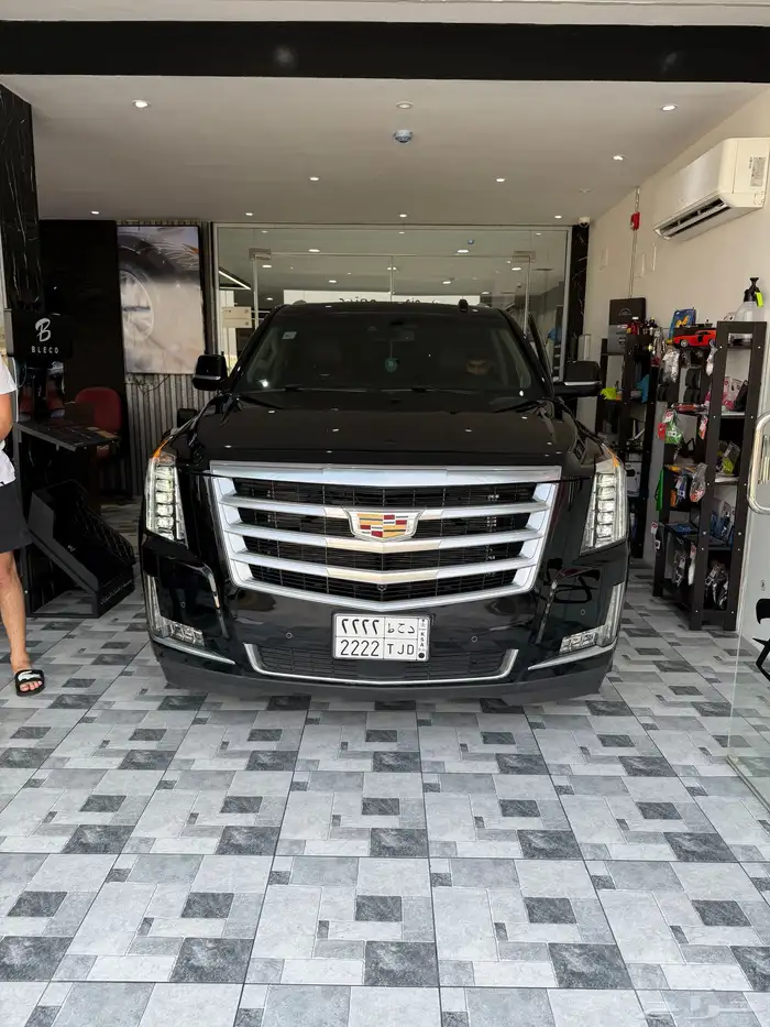 كاديلاك اسكاليد 1