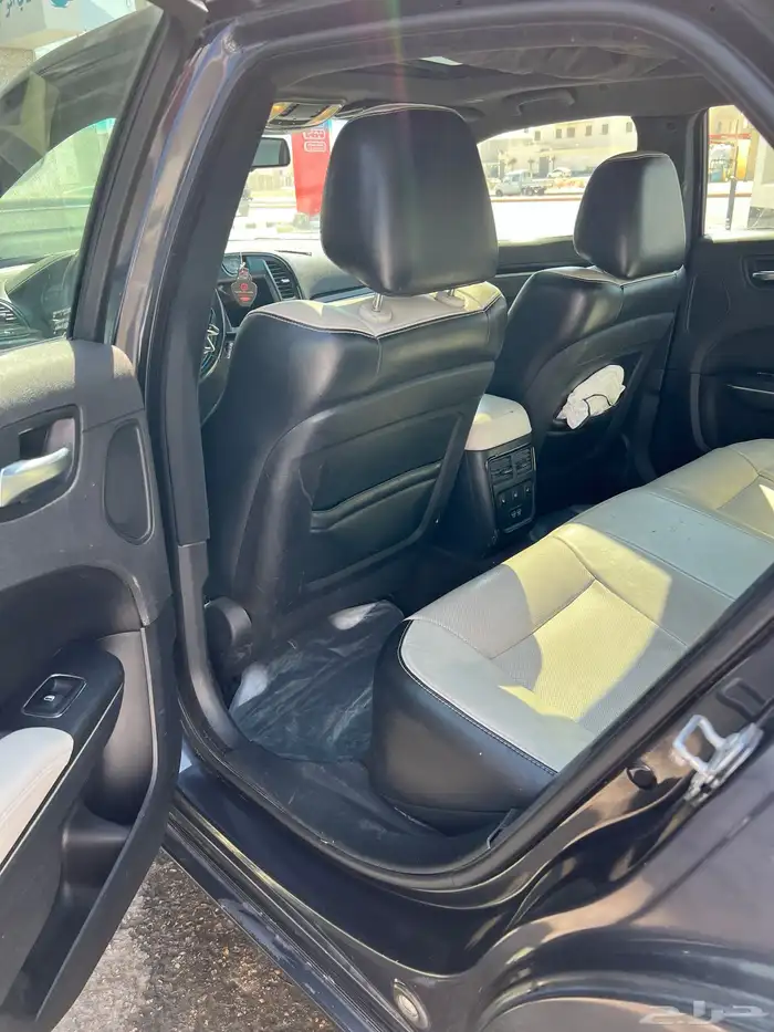 للبيع كرايزلر 2018 - C300s 23