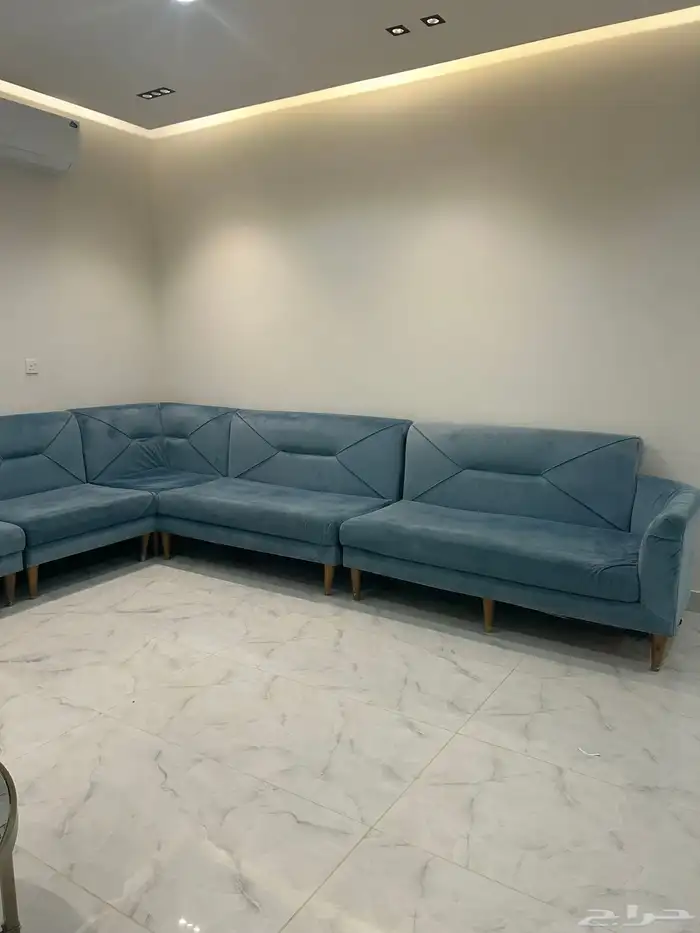 كنب بحالة جيدة (يوجد حرق بسيط على الجنب ومقطوع من تحت) 3