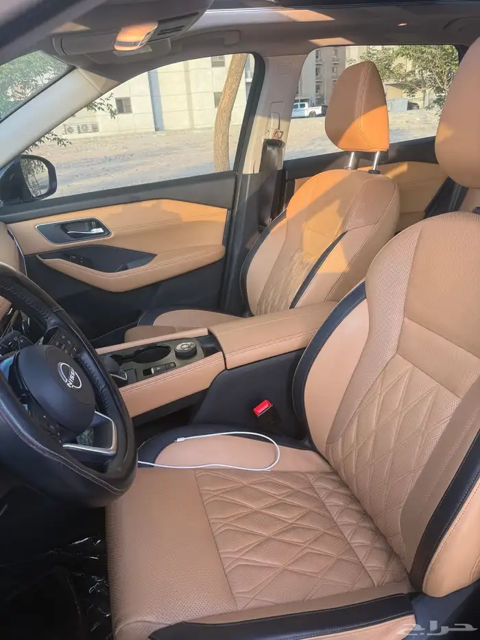 نيسان إكس تريل فل كامل سقف اسود جلد جملي 10