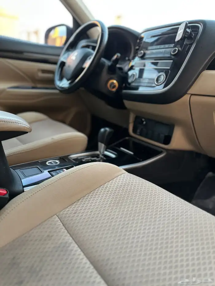 مستبيشى اوتنلاندر 2019 8