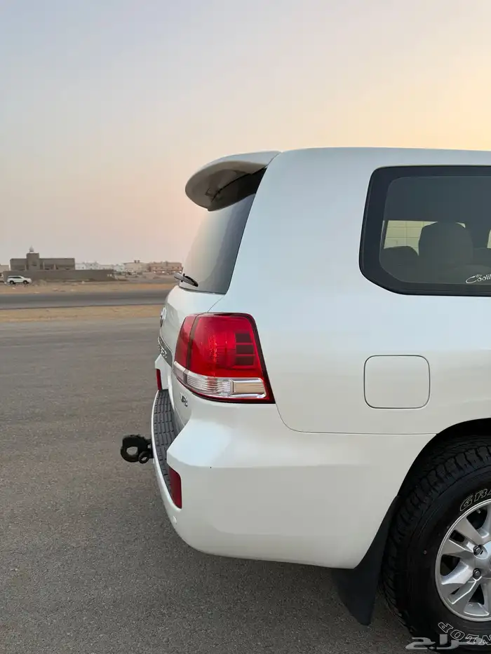 جيب لاندكروزر 2011((مخزن )) 3