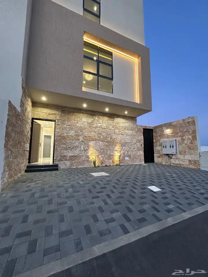 للبيع شقق علوية وأرضية تشطيب VIP أبها حي الزهورة 1