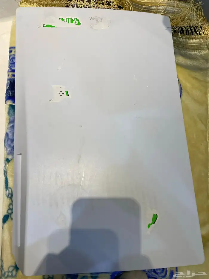 سوني 5 للبيع فيه ألعاب زي فورت وركت ليق و قراند وفيه سكنات 3