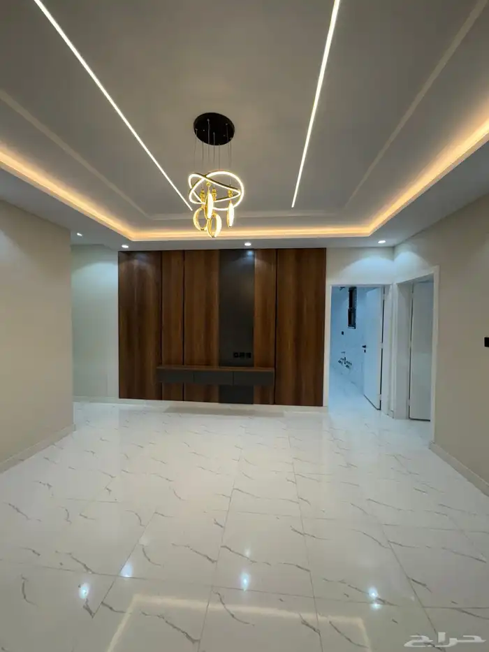 للبيع شقه ارضي مع مشب باليرموك 3