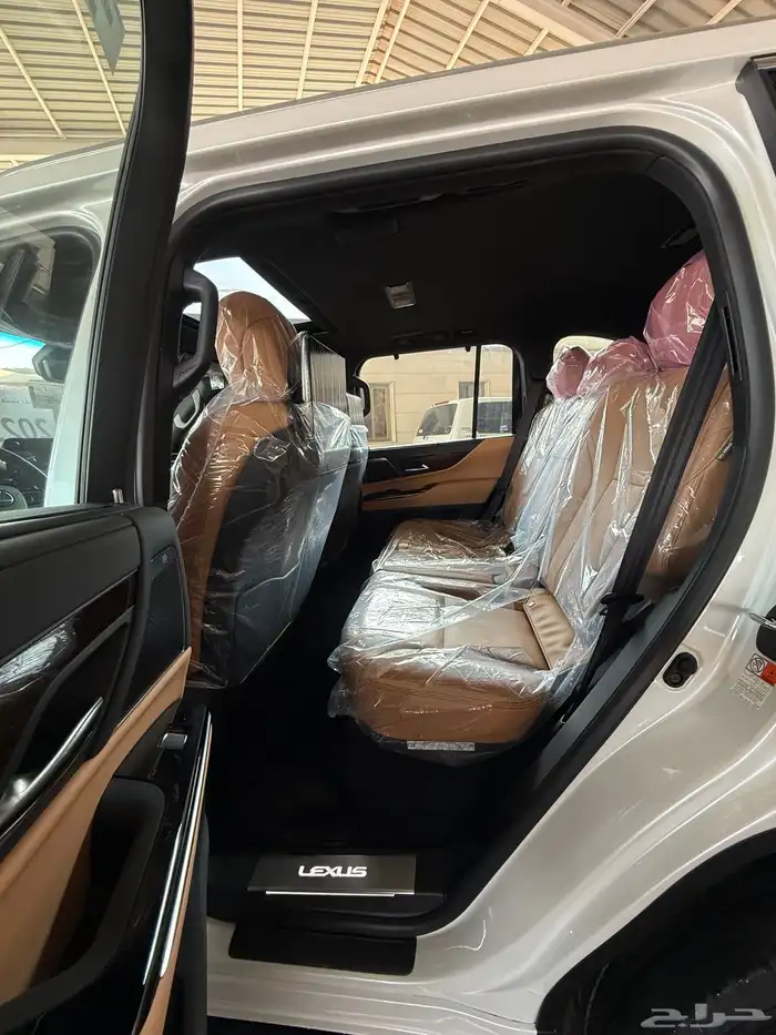 لكزس LX600 BB سعودي موديل 2025 40