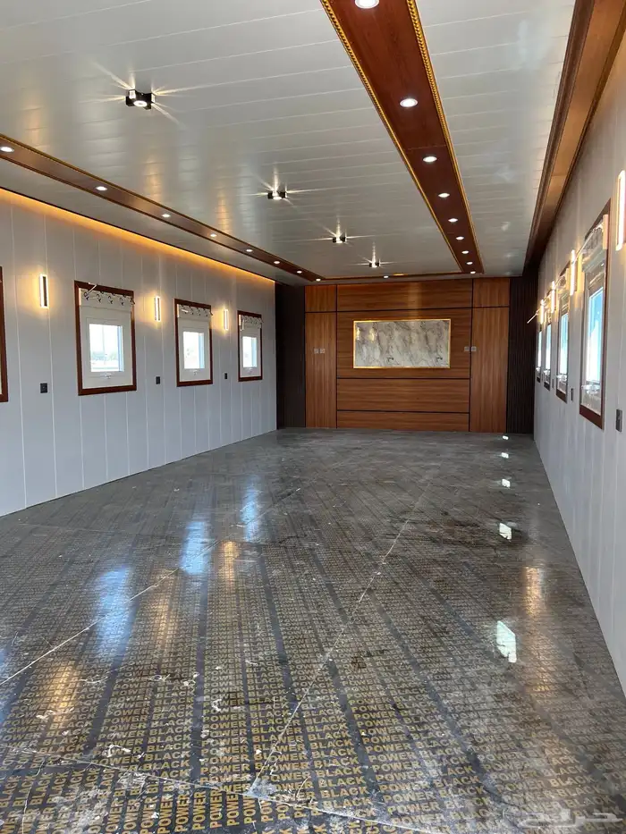 كرفان ملكي جديده الطول 22 متر عرض 4 ونص 2