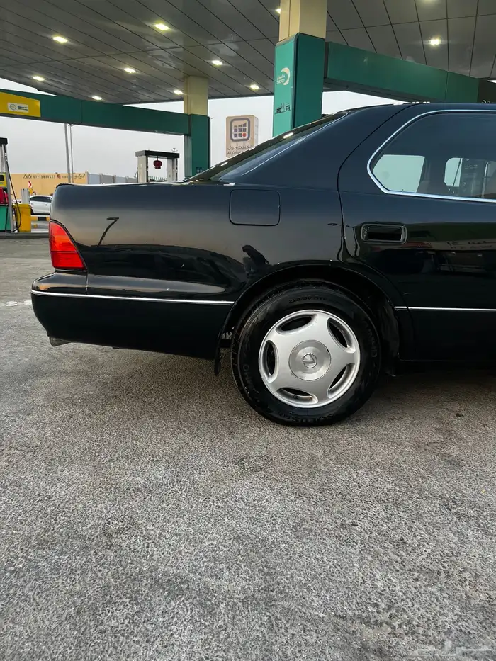 لكزس 400 اقبل بدل 19