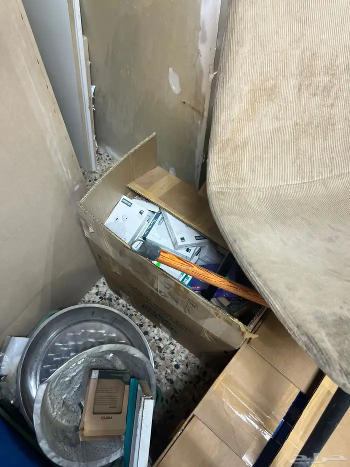 بضاعة عبارة عن ساعات راديو مكاين حلاقه وغيرها واكسسورات 1