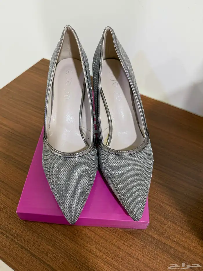 جزمة كعب نسائي 2