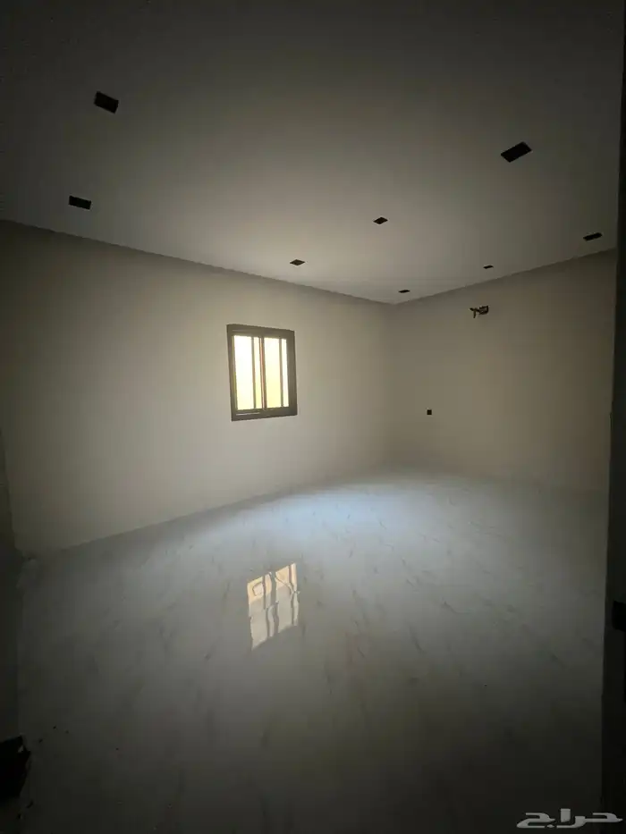 دور جديد للبيع بالعوينة موقع ممتاز وعلى الكود السعودي تامين 12