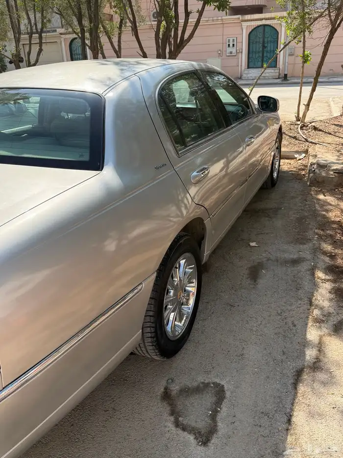 لينكون تاون كار 2007 1