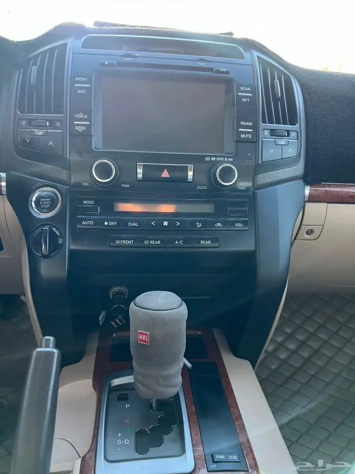 تويوتا لاند كروزر جيب موديل 2013 قمة النظافه 35