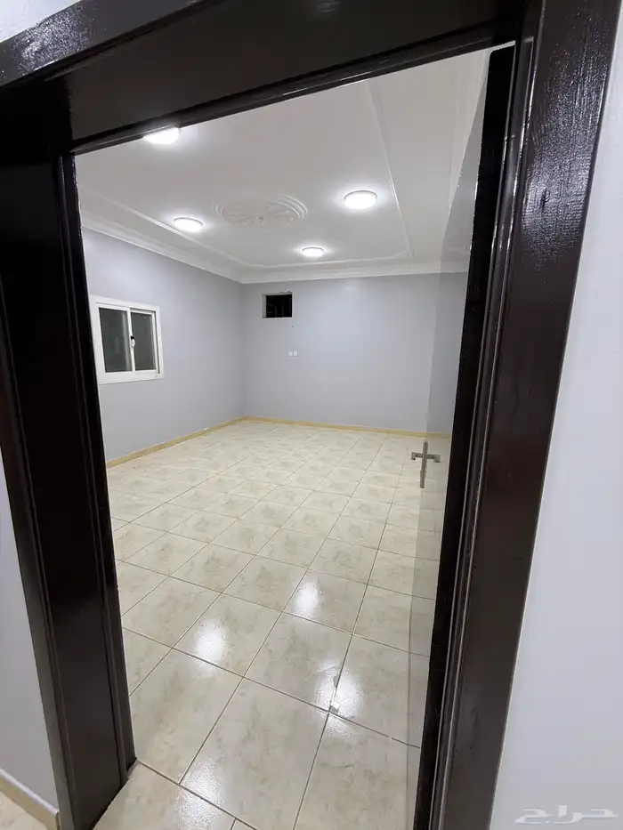 للايجار دور ارضي مستقل في حي النسيم بخميس مشيط 1