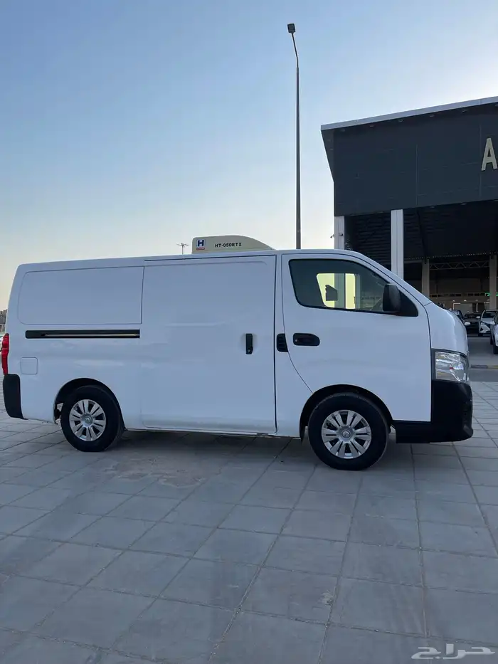 نيسان اورفان موديل 2022 ديزل بضاعه ثلاجه فاتوره ضريبيه 1