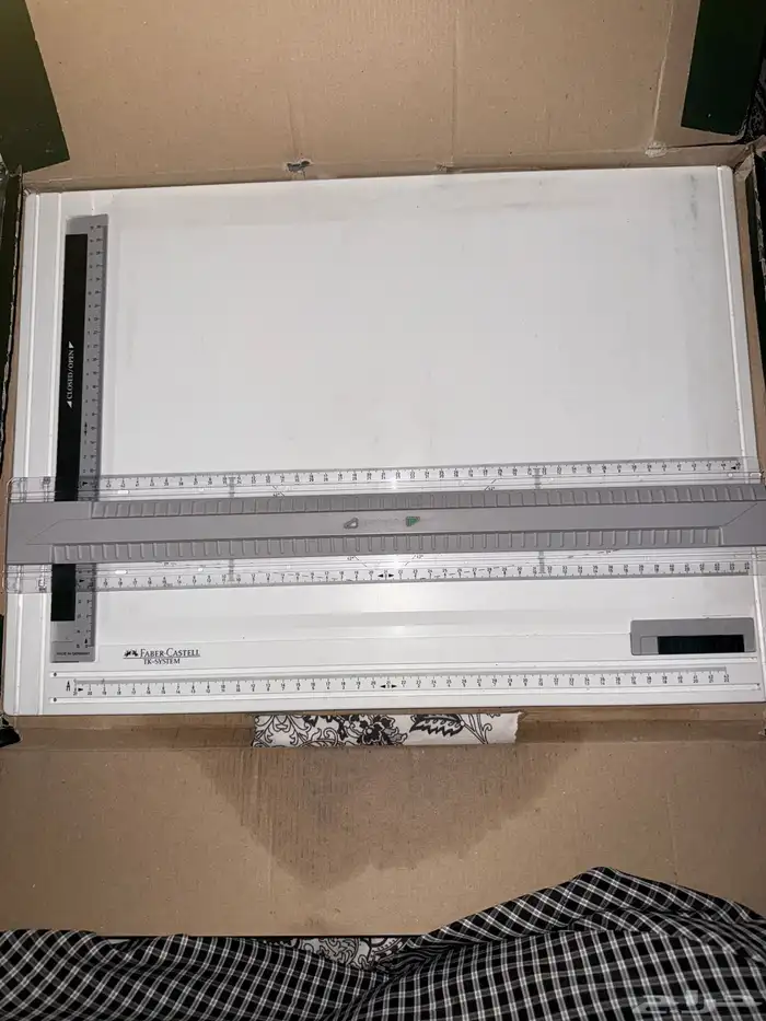 لوحة رسم هندسي ( كلية التقنيه) 0