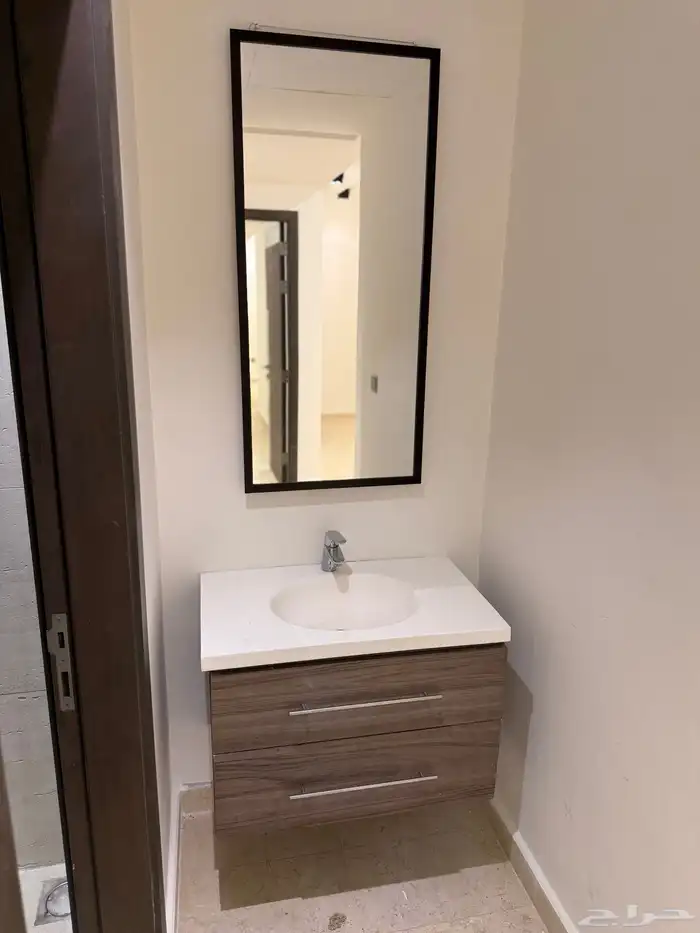 تجهيزات شقة أساسية نظيفة 16