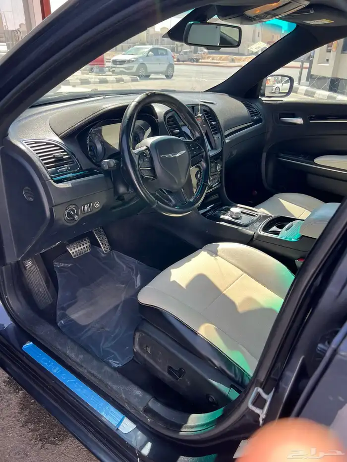 للبيع كرايزلر 2018 - C300s 28