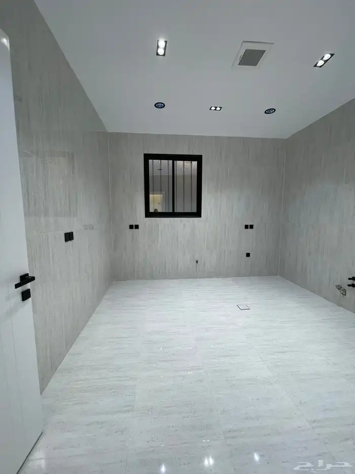 للبيع فيلا روف دورثانى مع ملحق من 770 الف مقابل نادى ضمك 12