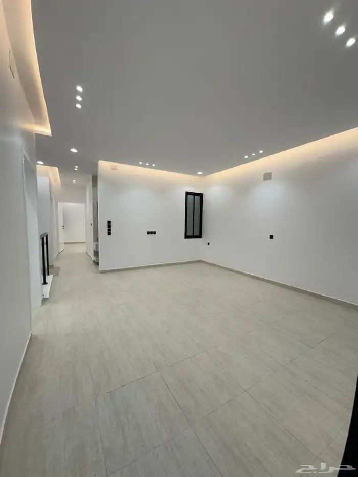 للبيع بأحد رفيده روف علوي دور ثاني مع ملحق تشطيب vip 28